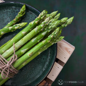 peel asparagus