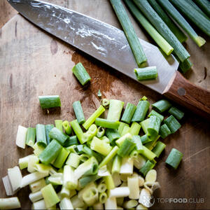 cut scallions