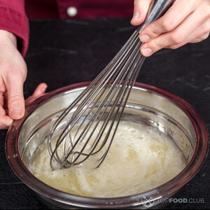 whisk omellete