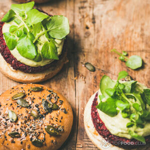 assemble cheeseburger