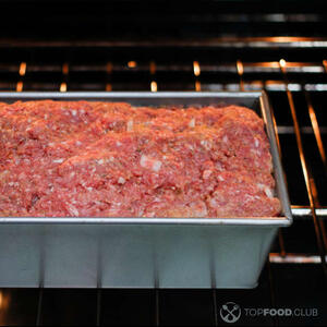 meatloaf in a loaf pan