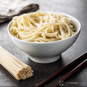 cooked noodles