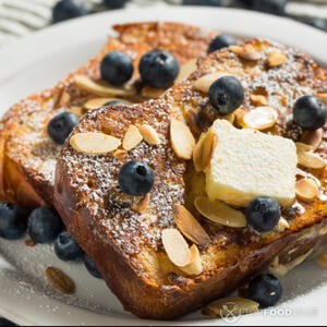 sprinkle with berries and almond flakes