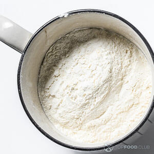 Mix flour with eggs