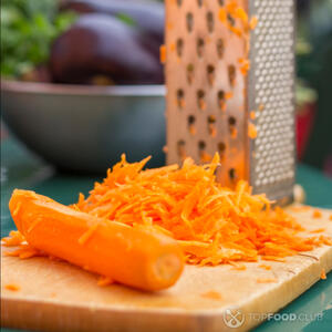 Grate the carrots 