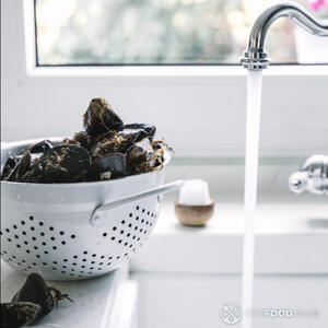 wash mussels