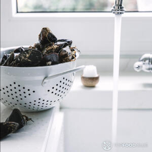 wash mussels