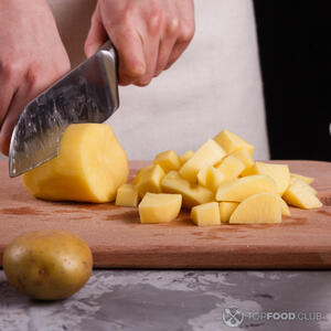 cut the potatoes into cubes