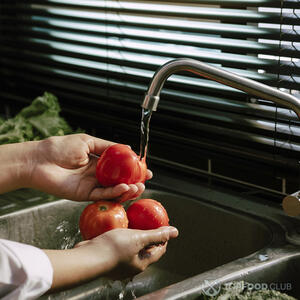 wash tomatoes