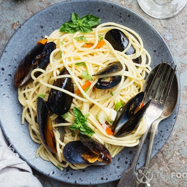 Lanie's Easy Seafood Linguine