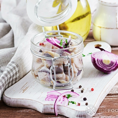 Pickled herring in lemon juice