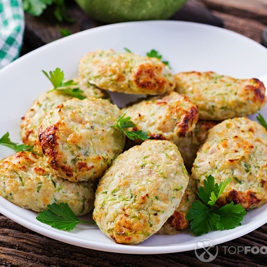 Turkey cutlets with spinach