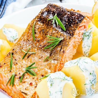 Creamy salmon baked potato