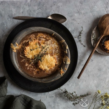 Onion soup with soy mushroom brioche