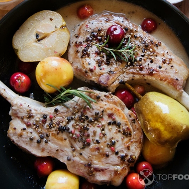 Baked pork chops with apples