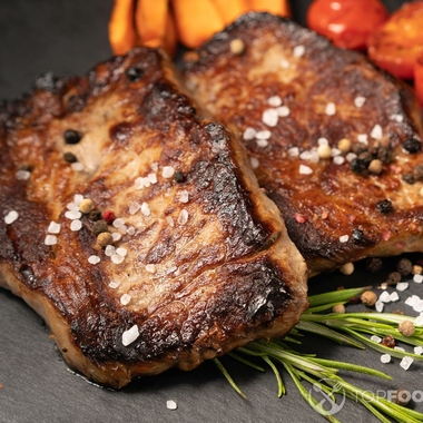 Pan-fried pork chops with rosemary
