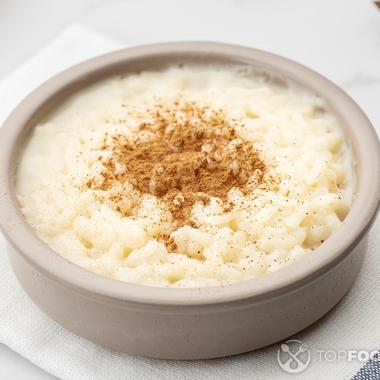Old fashioned rice pudding