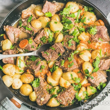 Oven pot roast with pork and beef