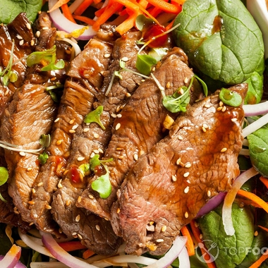 Asian salad with beef