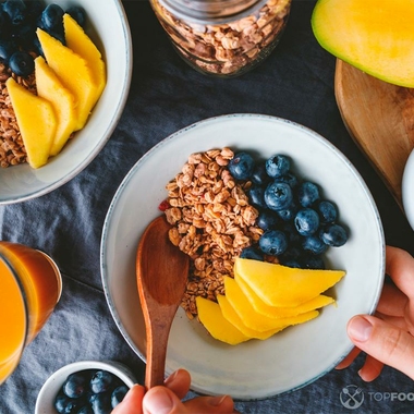 Overnight Oats Mango Bowl