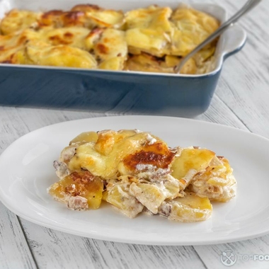 Casserole with Crispy Bacon and Potatoes