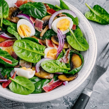 Egg salad with bacon and spinach