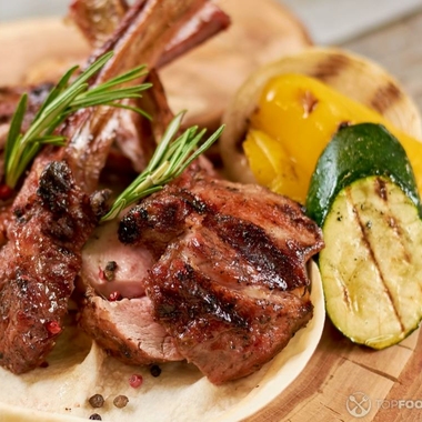 Lamb Chops Roasted with Vegetables and Sweet Potatoes