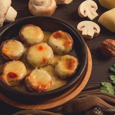 Mushrooms Stuffed with Brie Cheese