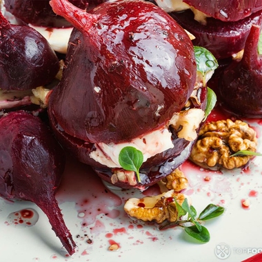 Christmas Boiled Beetroot with Feta Cheese and Walnuts