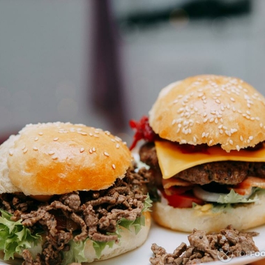 Burgers with Stewed Meat