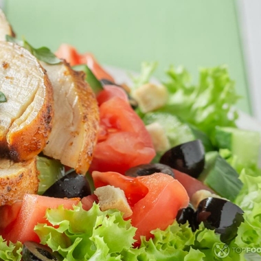 Salad with Turkey and Tomatoes