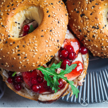 Bagel with Turkey & Cranberry Sauce