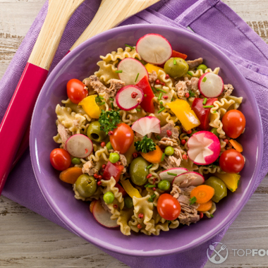 Pasta Salad with Vegetables and Tuna