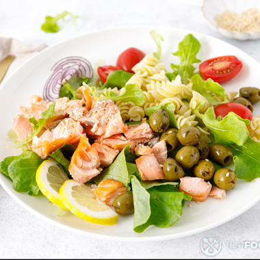 Pasta Salad with Grilled Salmon