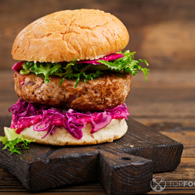 Hamburger with Red Cabbage