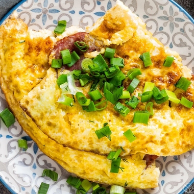 Quick cheese omelette