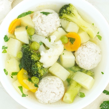 Vegetable broth with white wine