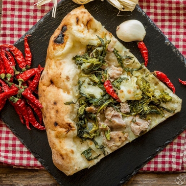 Ghormeh sabzi pizza