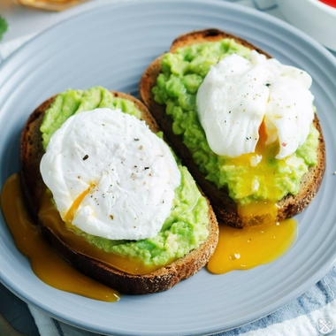 Avocado toast with poached egg