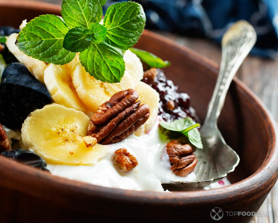Fruit Salad with Prunes and Raisins