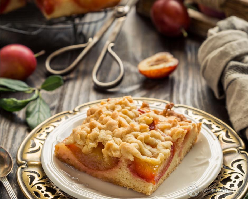 Plum And Peach Crumble