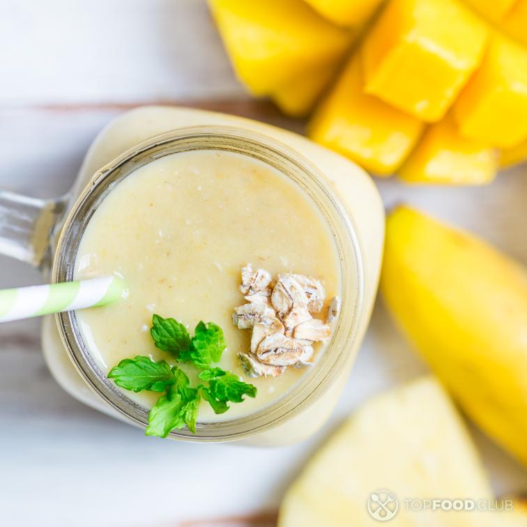 Mango-Banana Smoothie