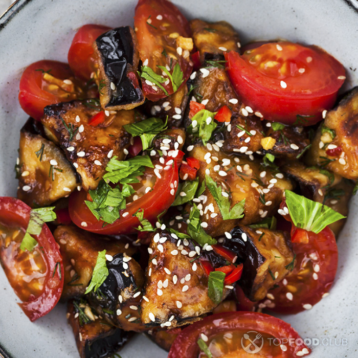 Жареные баклажаны с помидорами и чесноком на сковороде: лучший рецепт для самых вкусных блюд!