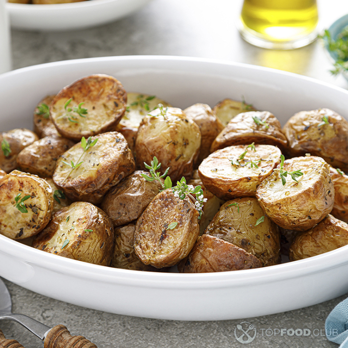 Рецепт приготовления мелкой картошки в кожуре в духовке: пошаговая инструкция