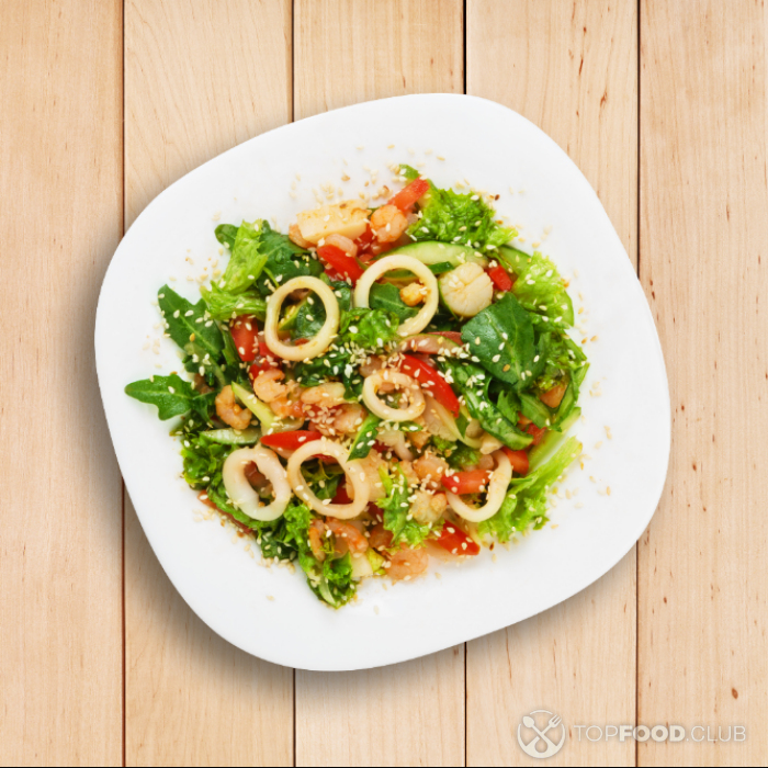Рецепт приготовления салата с кальмарами, креветками и красной икрой