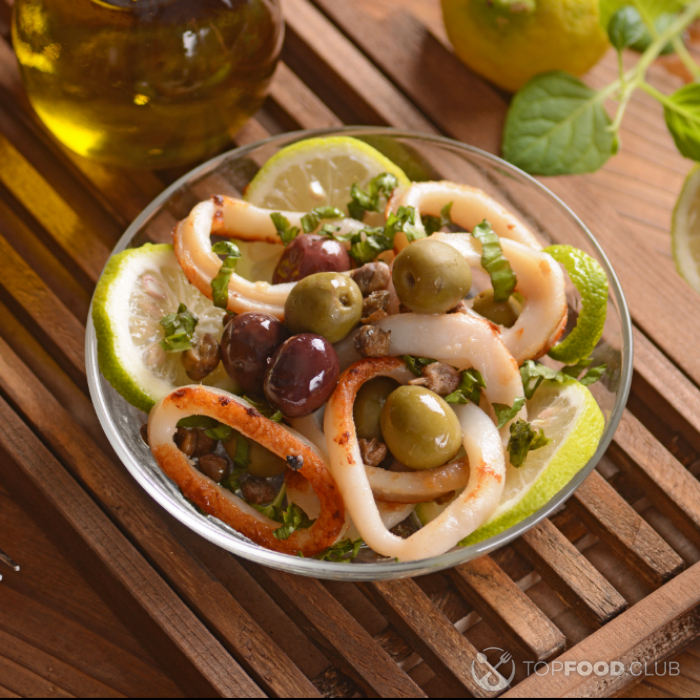 Постный салат из кальмаров — рецепт с фото пошагово