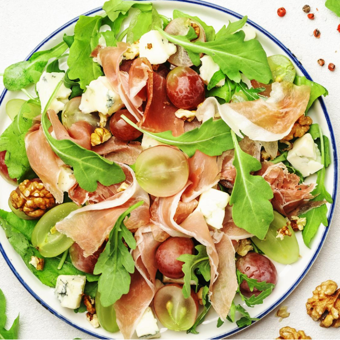 Салат со свининой, виноградом и арахисом - пошаговый рецепт с фото