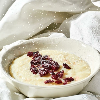 Semolina Porridge with Apple and Dried Berries