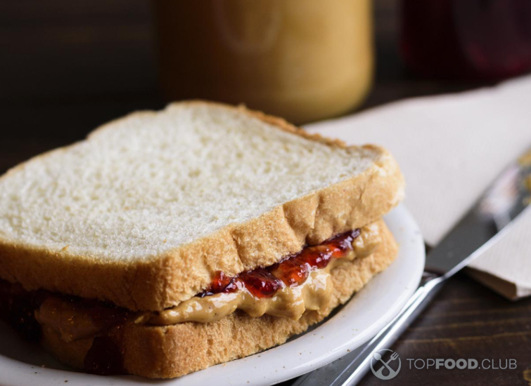Вкусный Рецепт: Сэндвич с арахисовой пастой и вареньем