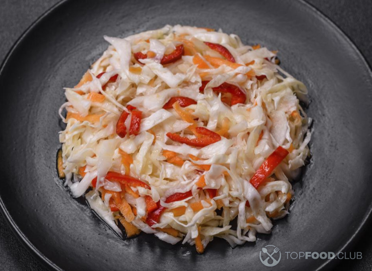 Салат из моркови, капусты и перца